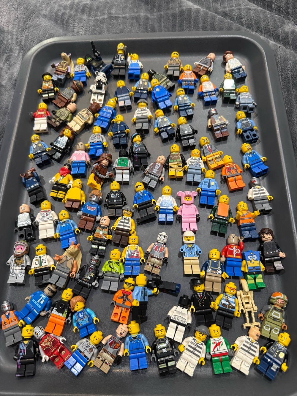 Lego Assorted Minifigure Lot over 200+ accessories